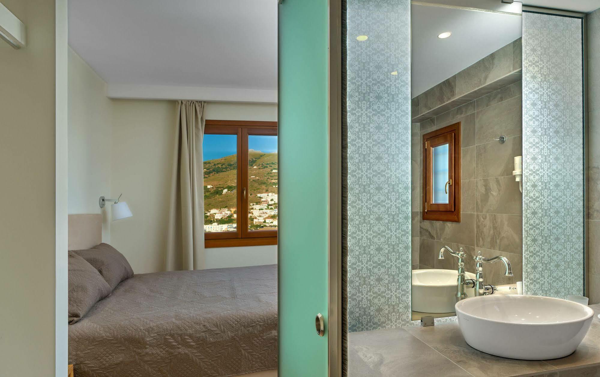 Belvedere Andros باتسي المظهر الخارجي الصورة